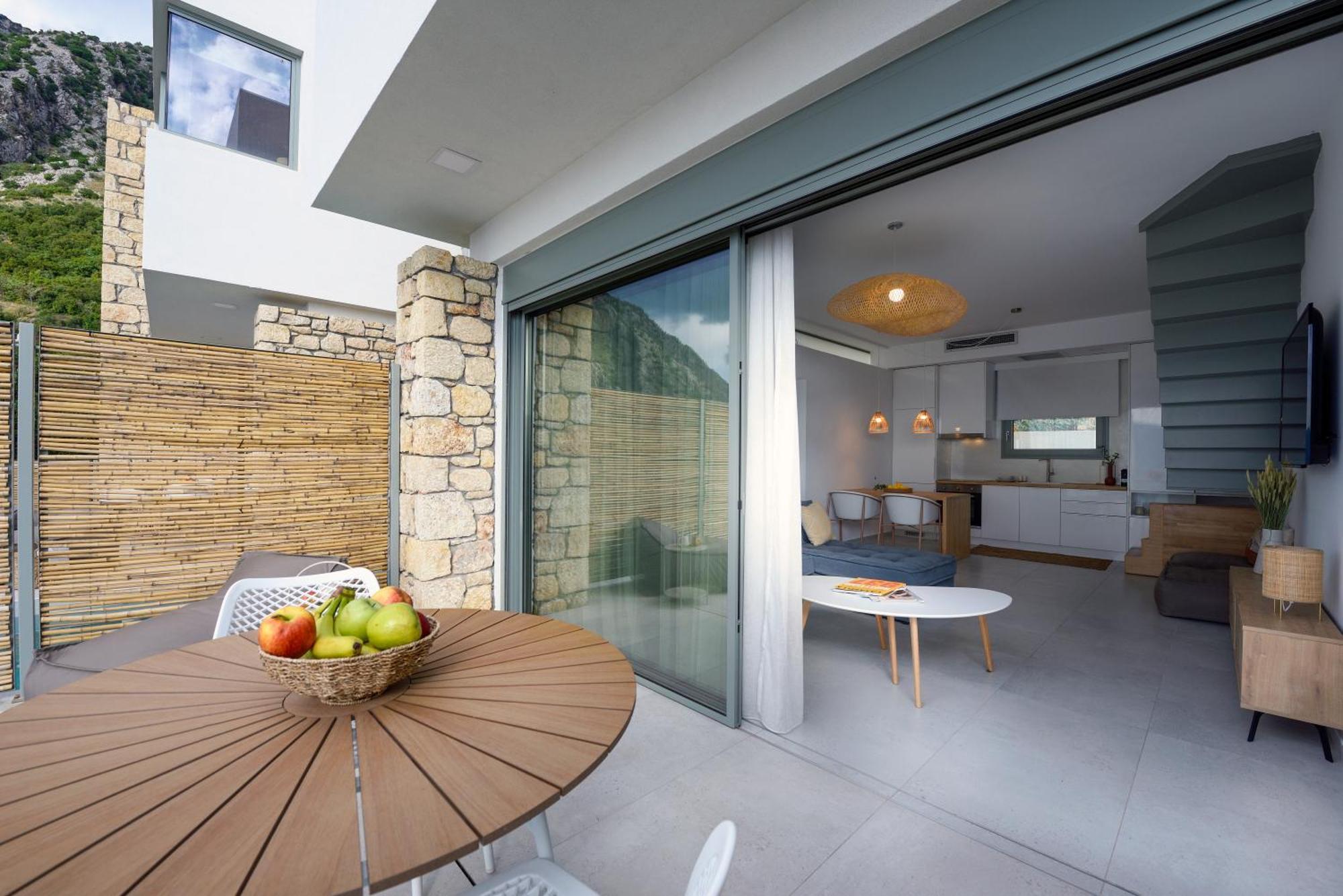 Lithos Retreat 2 Apartment Kalamata Ngoại thất bức ảnh